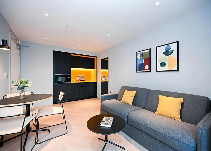 Staycity Street Hotel