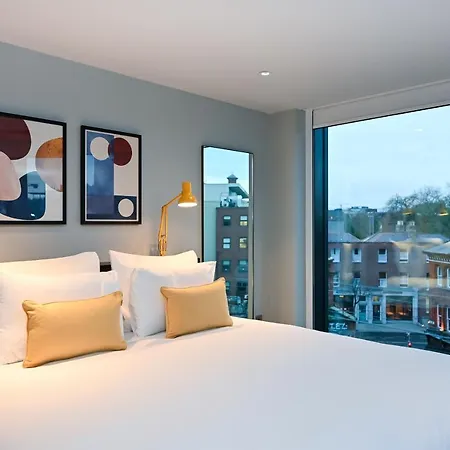 Staycity Street Apartahotel 4*