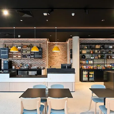 Staycity Street Apartahotel 4*