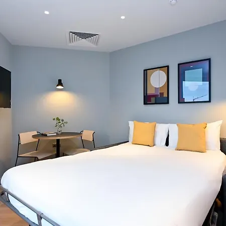 Staycity Street Apartahotel