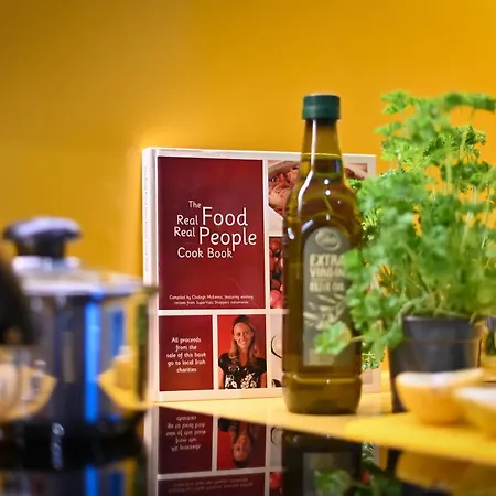 Staycity Street فندق 4*