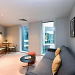 Staycity Street Hotel